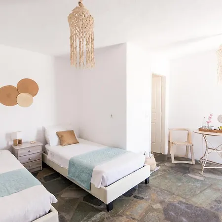 Anna's Mykonos Town